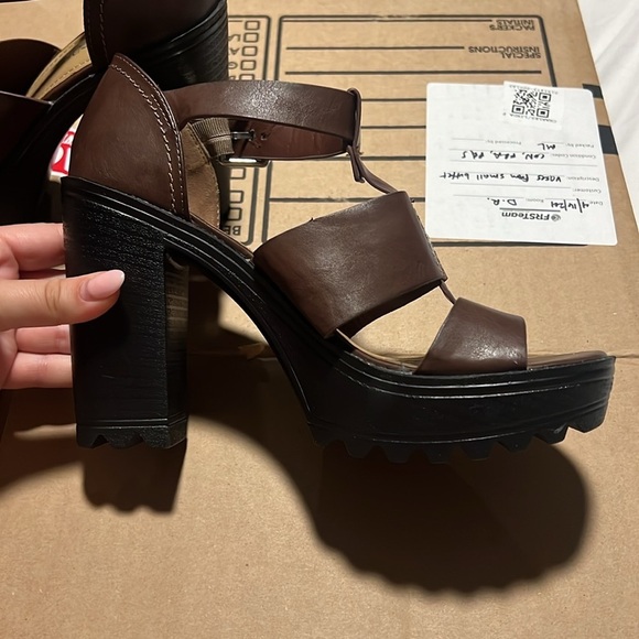 Cathy Jean Heels - Picture 3 of 6